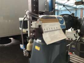 Herless Industrial Milling Machine -3 Phase 415 Volt -with Digital Readout- Hardwired - picture0' - Click to enlarge