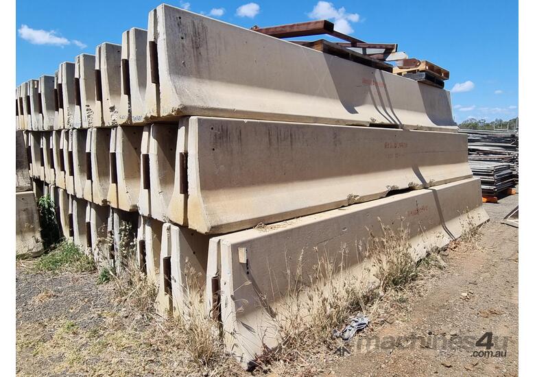 caption 6mtr Concrete Road Barriers - JJ Hook - 7 left!!!