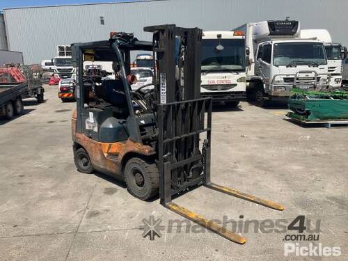 Toyota 02-7D18 Forklift