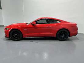 2017 Ford Mustang Fastback GT 5.0 V8 (Repairable Write-off) - picture0' - Click to enlarge