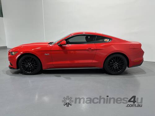 2017 Ford Mustang Fastback GT 5.0 V8 (Repairable Write-off)