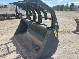 Case Loader Grapple Bucket - picture2' - Click to enlarge