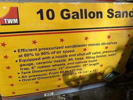 10 GALLON SAND BLASTER - picture0' - Click to enlarge