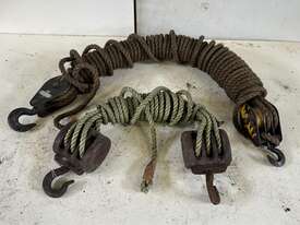 QTY OF 2 ROPE PULLEYS (I TIMBER, 1 STEEL) - picture0' - Click to enlarge