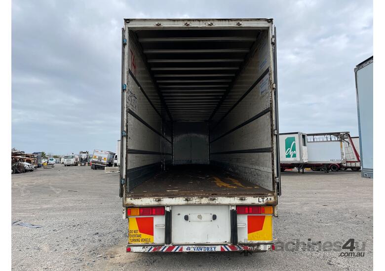 caption 2004 Vawdrey VBS3 44ft Tri Axle Pantech Trailer