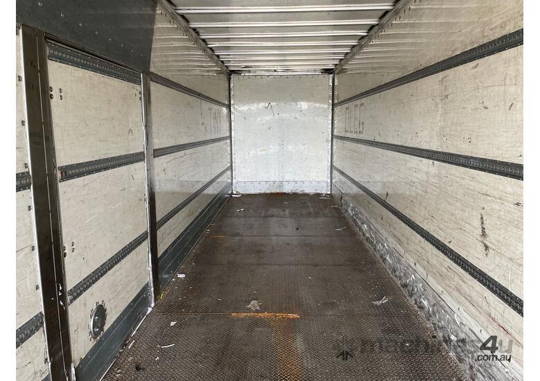 caption 2004 Vawdrey VBS3 44ft Tri Axle Pantech Trailer