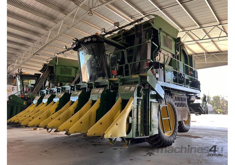 caption 2011 JOHN DEERE 7760 PICKER