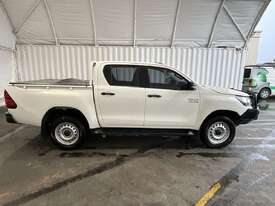 2018 Toyota Hilux SR Diesel (Ex Council) - picture0' - Click to enlarge