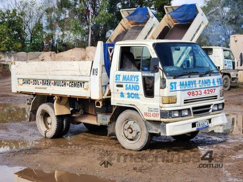 2002 Daihatsu Delta LT Tipper