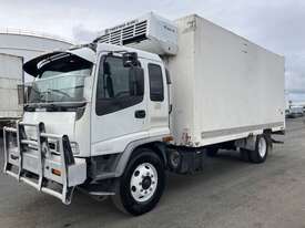 2003 Isuzu F3 Refrigerated Pantech - picture1' - Click to enlarge