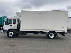 2003 Isuzu F3 Refrigerated Pantech - picture2' - Click to enlarge