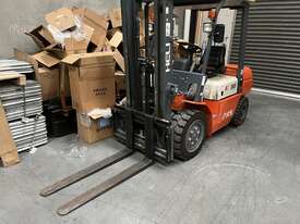 Container Mast 3.0ton Diesel Forklift - picture0' - Click to enlarge