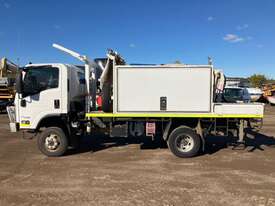 2018 Isuzu NPR 75-190 Service Body Day Cab - picture2' - Click to enlarge