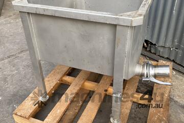 Stainless trough stand with triclover fittings 780 x 780 x 670 deep
