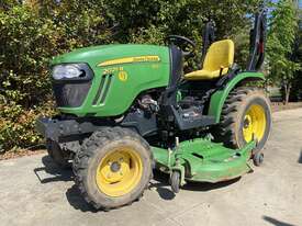 John Deere 2025R - picture0' - Click to enlarge