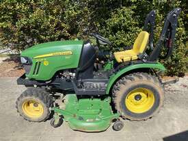 John Deere 2025R - picture0' - Click to enlarge