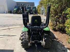 John Deere 2025R - picture2' - Click to enlarge