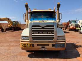 2011 Mack Trident CMHT - picture0' - Click to enlarge