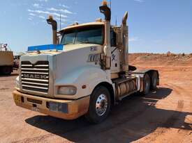 2011 Mack Trident CMHT - picture1' - Click to enlarge