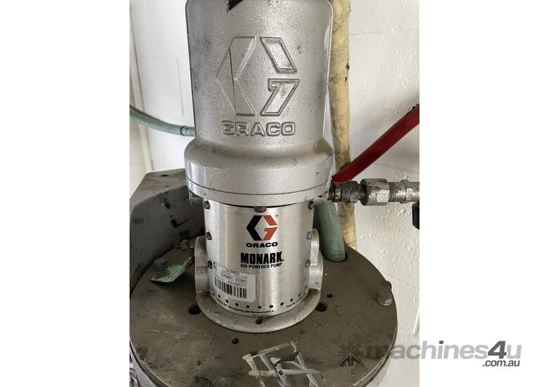 caption x2 GRACO HYDRA-MATE 2PART SILICONE PUMP