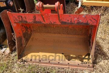 5.5t Kubota Fierce 1200mm Mud Bucket