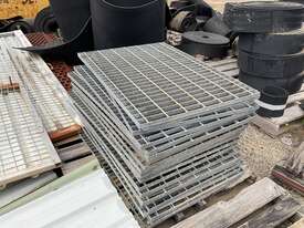 Assorted Steel Grates - picture0' - Click to enlarge