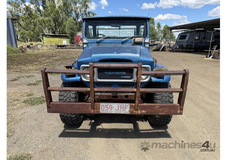 caption 1980 TOYOTA LANDCRUISER HJ45 UTE