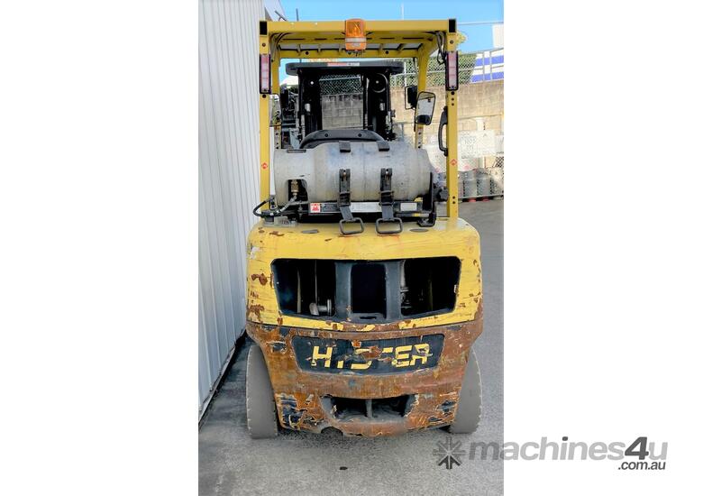 caption HYSTER H2.5XT Counterbalance Forklift