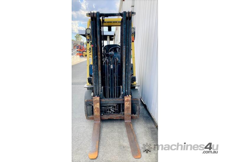 caption HYSTER H2.5XT Counterbalance Forklift