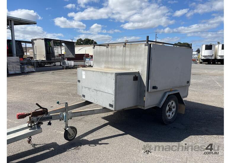 caption 2011 Nifty Box Trailer