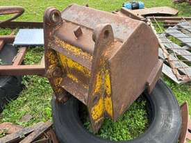Massey Ferguson Back Hoe Bucket - picture0' - Click to enlarge