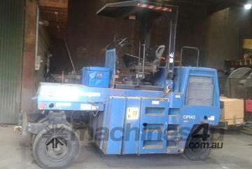 CP-142 Dynapac , common rail Cummins , multi tyred roller