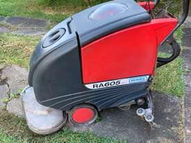 Walk behind floor scrubber - used - picture0' - Click to enlarge