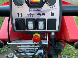 Walk behind floor scrubber - used - picture0' - Click to enlarge