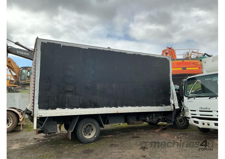 caption 2017 Hino FC7J Pantech (Day Cab)