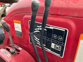 Mahindra 7520 Tractor/ Loader (4 x 4) - picture0' - Click to enlarge