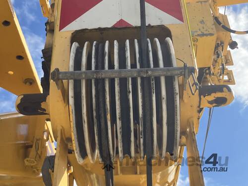 caption 2009 Liebherr LTM 1040-2.1 All Terrain Crane