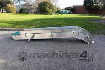 Stainless Steel Elevator Incline Conveyor - 3.9m Long