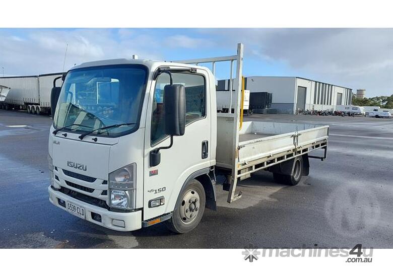 caption Isuzu N Series