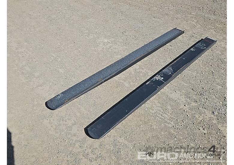 Unused 2000mm Forklift Extension Tynes 