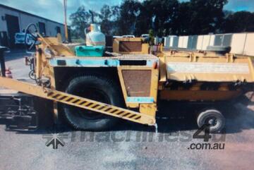 mini ashpalt paver , Hanta HA30w , 4cly Isuzu , 1370 hrs , excellant condition ,
