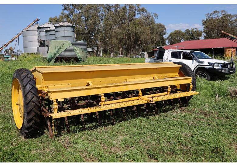 caption HORWOOD BAGSHAW 24RUN COMBINE SEEDER