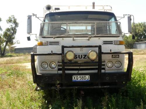 Isuzu JCR 500 Body Truck