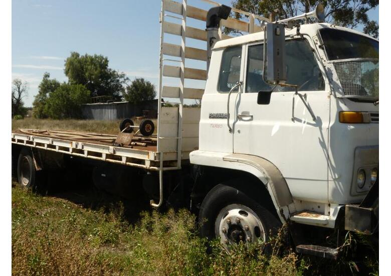 Isuzu JCR 500 Body Truck