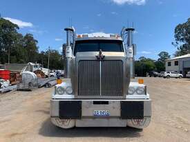2002 Western Star 4900FX Prime Mover - picture2' - Click to enlarge