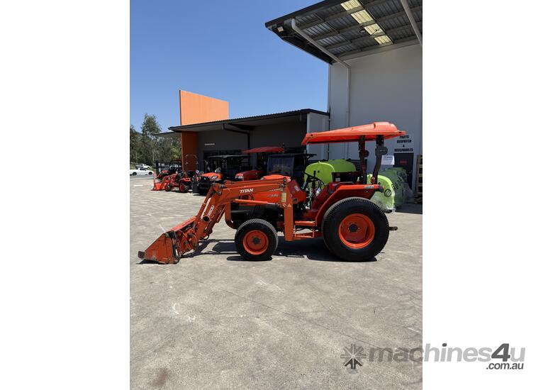 Great Compact Tractor / loader combo