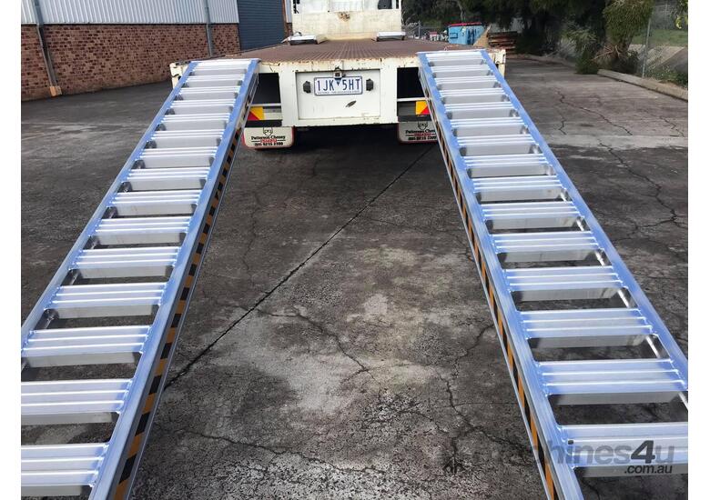 3.7m - 10Tonne Heavy Duty Steel Track,Rubber Pads on steel,Rubber Track & Rubber Tyre Machinery Load