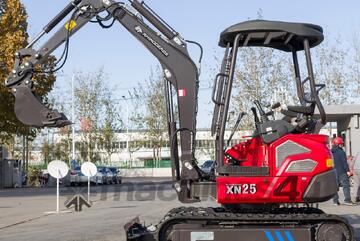   RHINOCEROS XN25 2.5t KUBOTA DIESEL ENGINE MINI EXCAVATOR