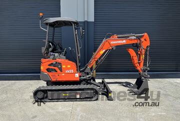   RHINOCEROS XN25 2.5t KUBOTA DIESEL ENGINE MINI EXCAVATOR