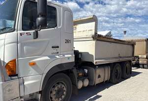 Hino 2012   FS 700 2844 Tipper Hino 2012   FS 700 2844 Tipper